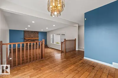 Photo 4 of 3607 106A ST NW