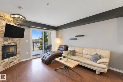 Photo 3 of #314 10118 106 AV NW