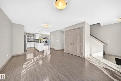 Photo 3 of #33 1150 WINDERMERE WY SW