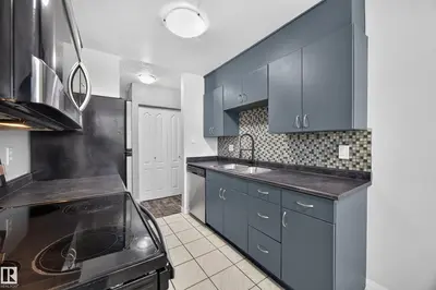 Photo 4 of #27 11245 31 AV NW