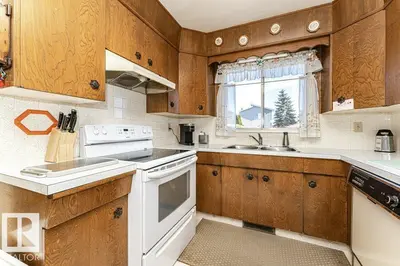Photo 4 of 3515 73 ST NW