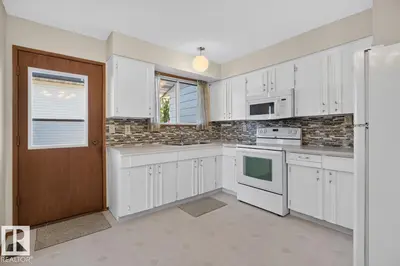 Photo 4 of 3047 143 AV NW