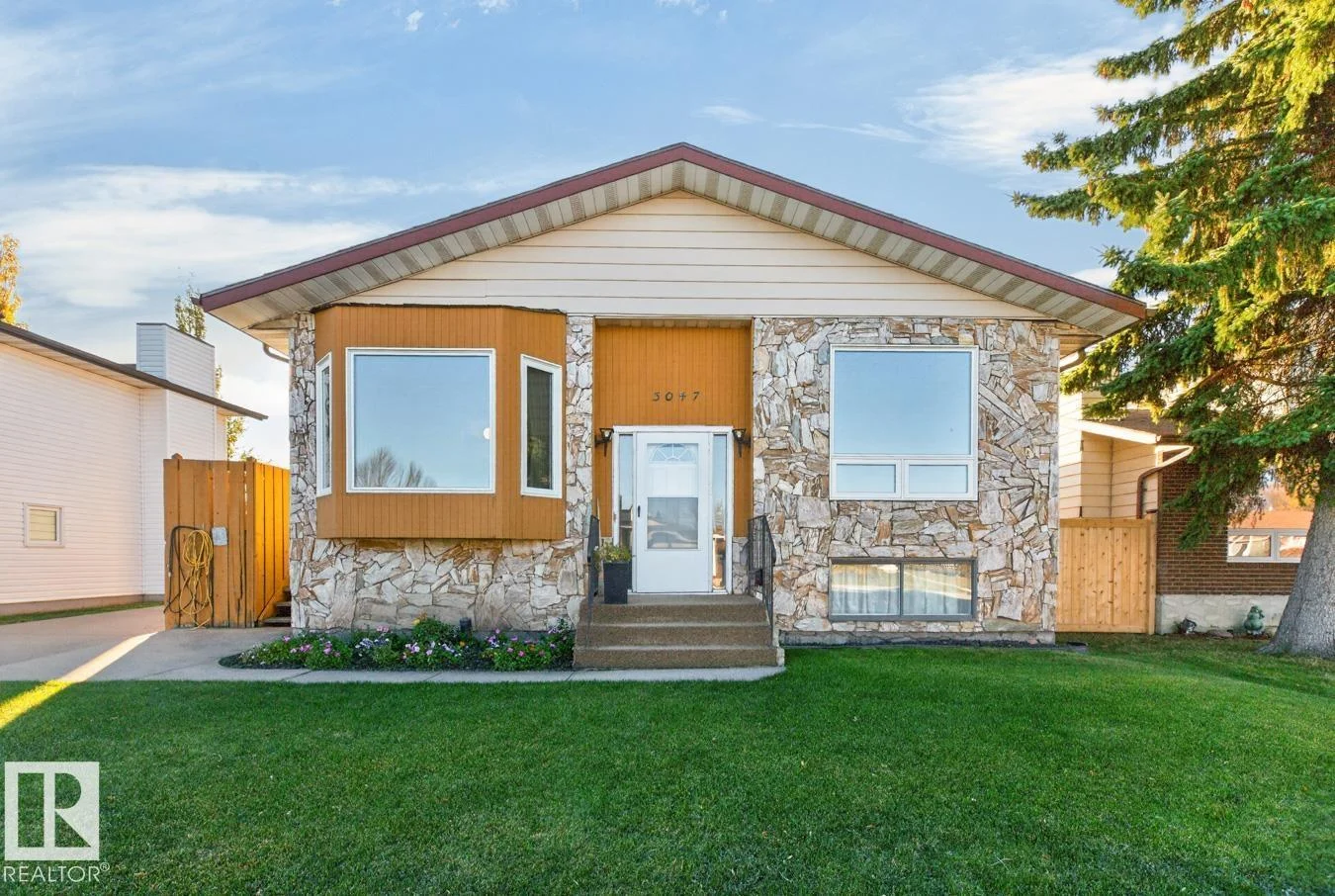 3047 143 AV NW, Edmonton
