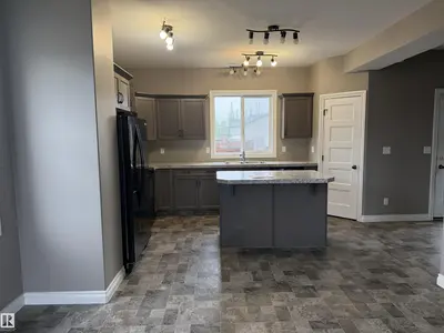 Photo 2 of 4038 56 AV