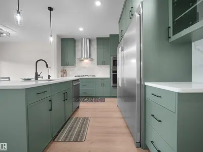 Photo 4 of 3724 214 ST NW