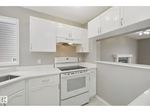 3104 32 AV NW