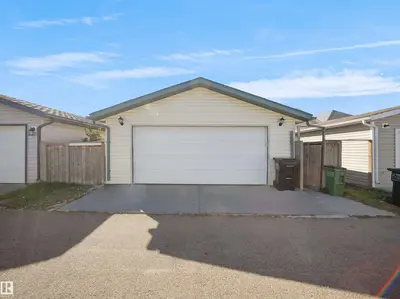 Photo 4 of 3122 30 AV NW