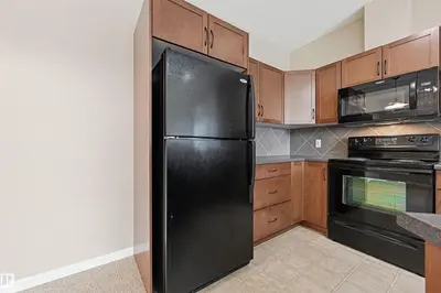 Photo 2 of #335 263 MACEWAN RD SW