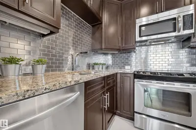 Photo 4 of #403 1350 WINDERMERE WY SW