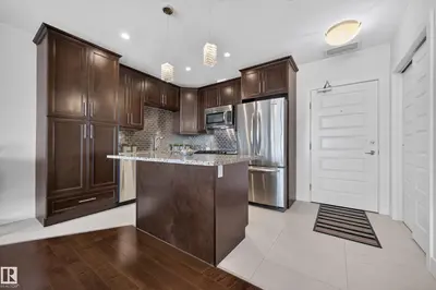 Photo 2 of #403 1350 WINDERMERE WY SW