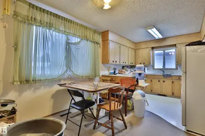 Photo 2 of 3906 53 ST