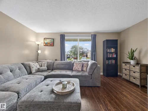 3503 42A AV NW
