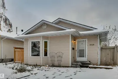 Photo 1 of 3929 25 AV NW