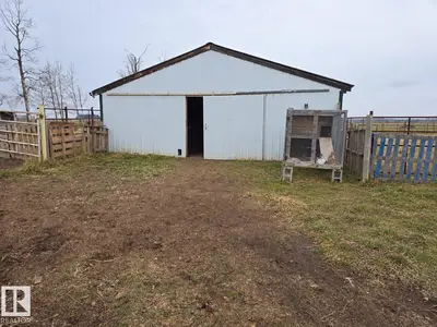 Photo 4 of 40038 TWP ROAD 470